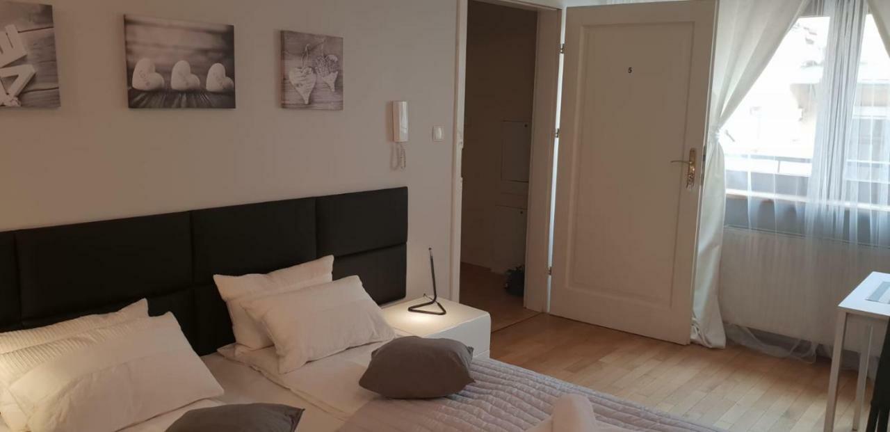 Aparthotel Old City Краков Экстерьер фото
